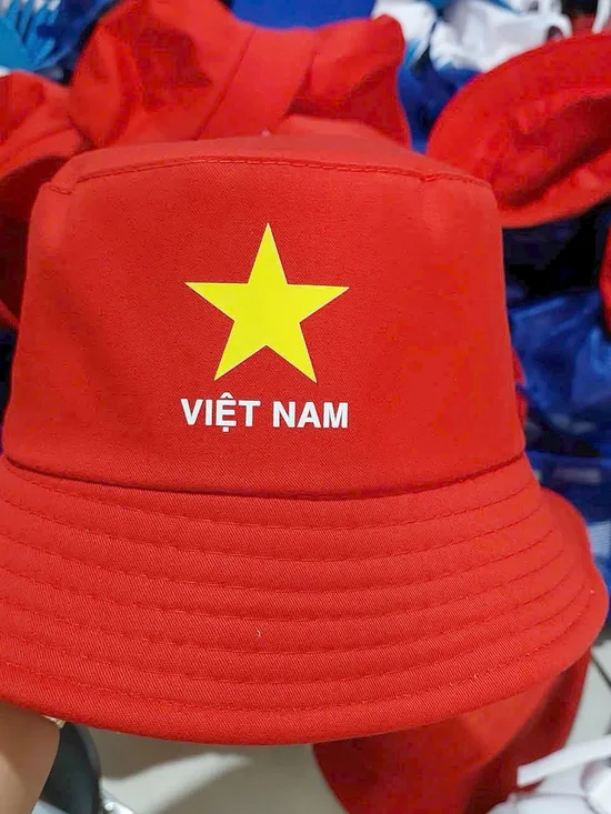 Nón bucket cờ đỏ sao vàng in logo Việt Nam, PHOCO đã sản xuất thực tế