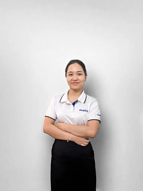 Nhân sự PHOCO trong đồng phục công ty, đại diện cho đội ngũ chuyên nghiệp